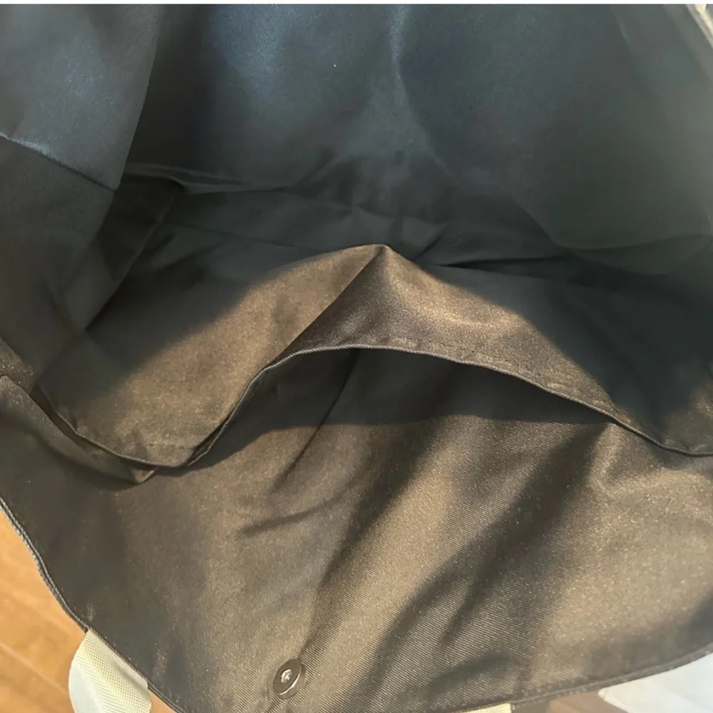 Dior Makeup Seminar Limited Gift Tote Bag 2024 - Picture 5 of 5